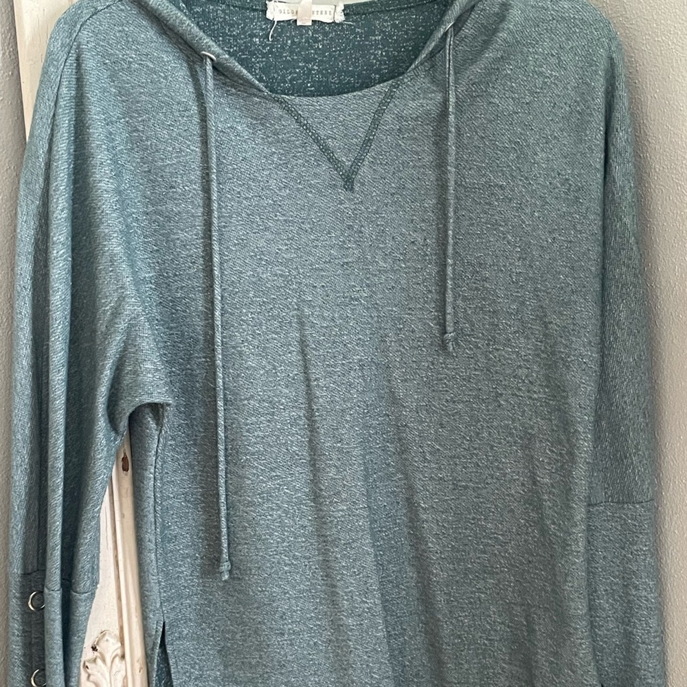Hooded Terry cloth textured pullover